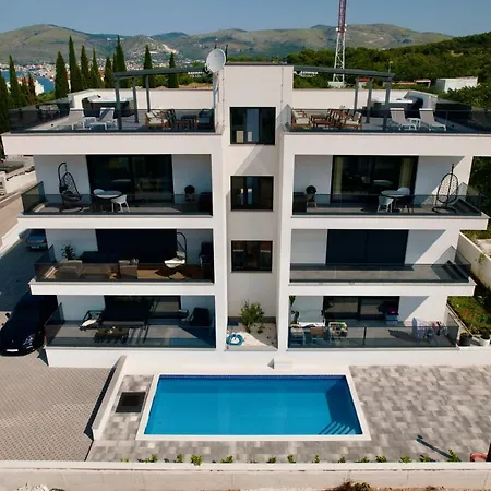Apartment Luka With Pool & Jacuzzi *