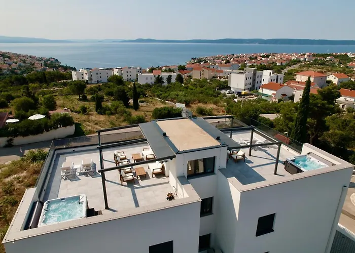 Apartment Luka With Pool & Jacuzzi