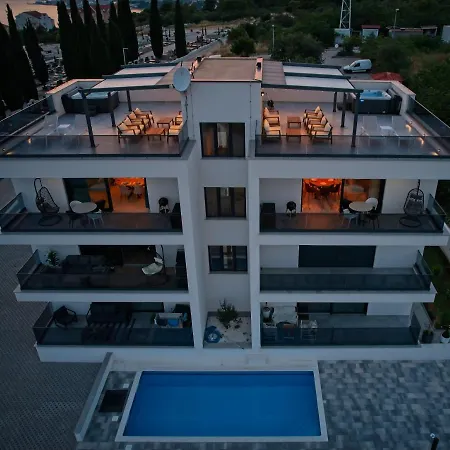 Apartment Luka With Pool & Jacuzzi