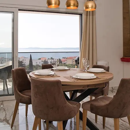 Luka With Pool & Jacuzzi Apartmán *