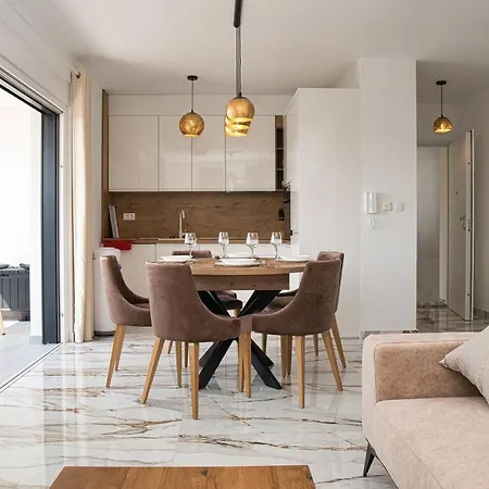 Apartman Luka With Pool & Jacuzzi Trogir