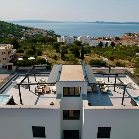 Luka With Pool & Jacuzzi Apartman