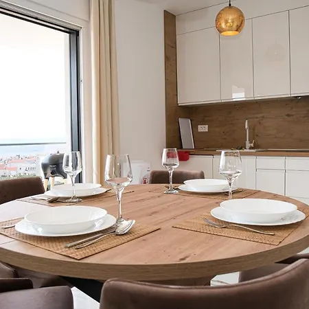 Luka With Pool & Jacuzzi * Trogir